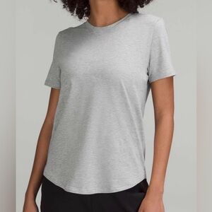 Lululemon Love Crewneck T-Shirt
Heathered Core Light Grey size 6